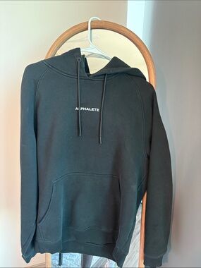 Alphalete Black Crewneck Logo Pullover Hoodie